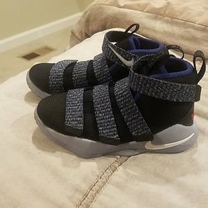 Toddler Labron James hi-top sneakers